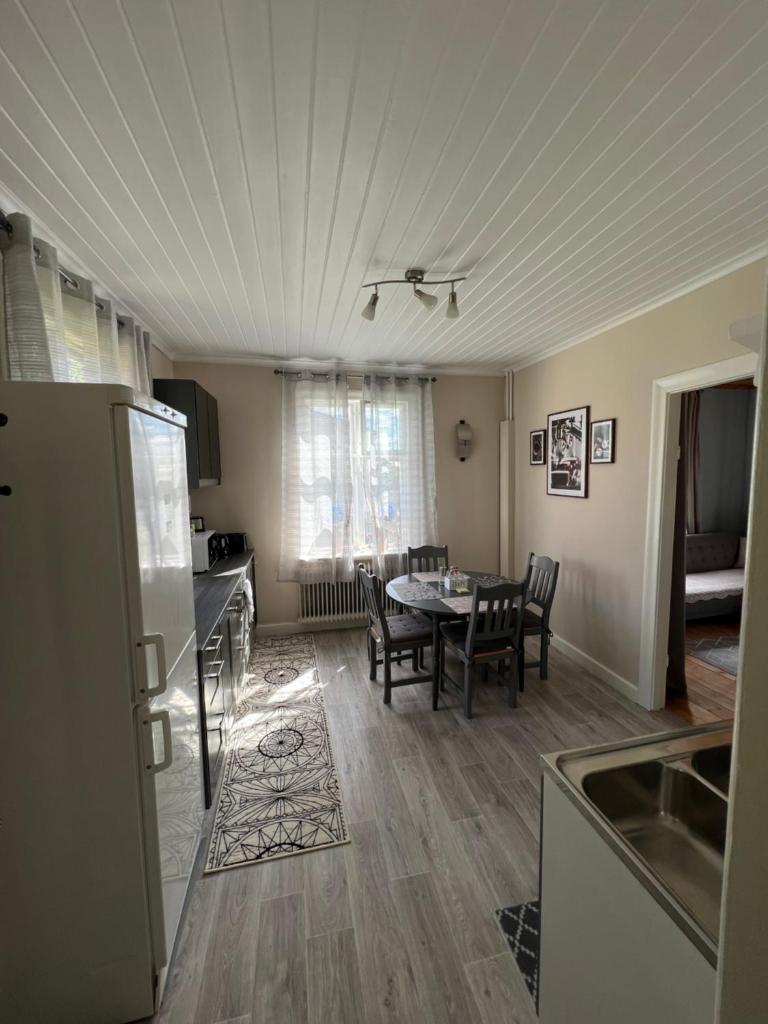 1 bedroom apartment, whole flat photo 3