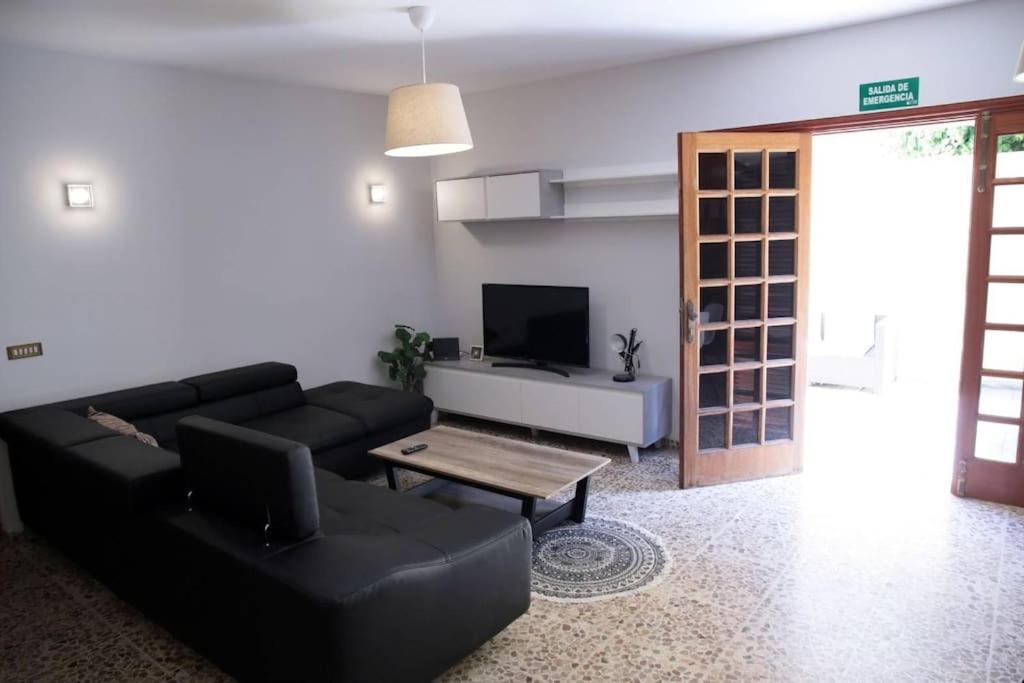 Amplia casa 5 habitaciones en Santa Cruz con zona para trabajar photo 3