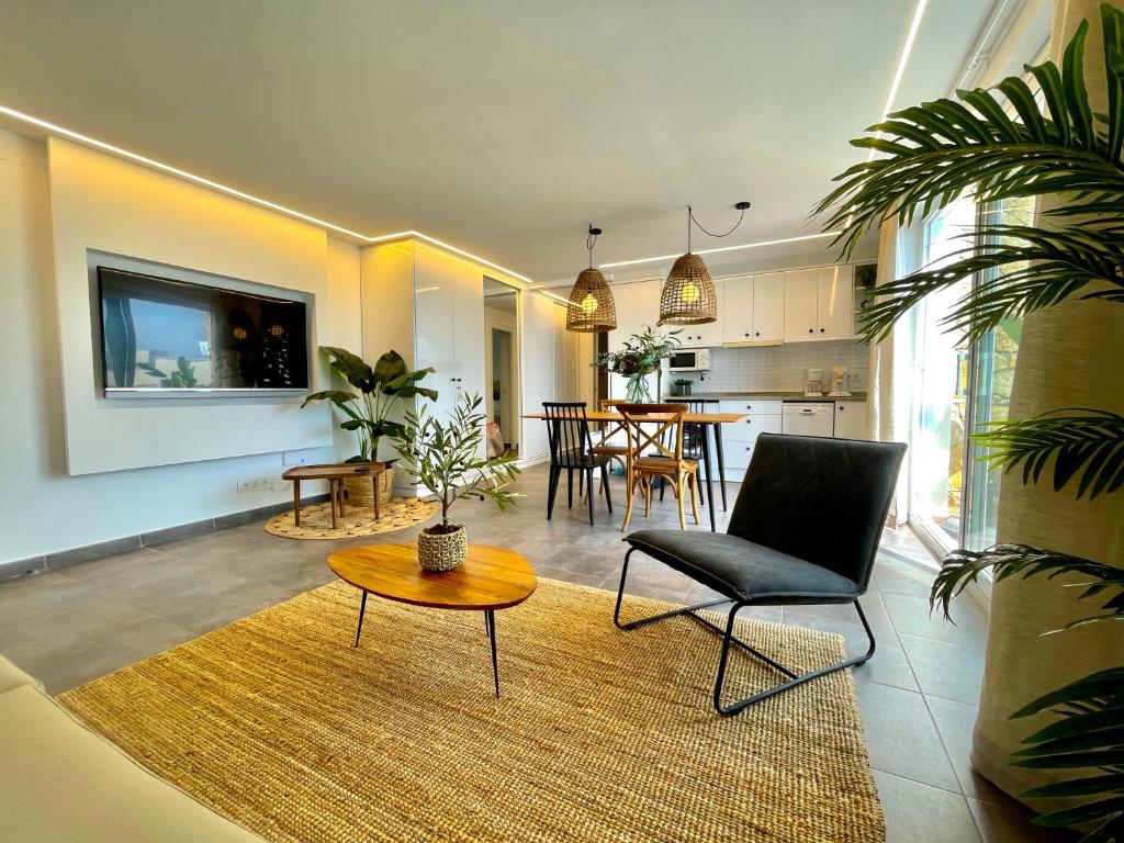 SeaHomes Vacations, MARINA BOUTIQUE design photo 1