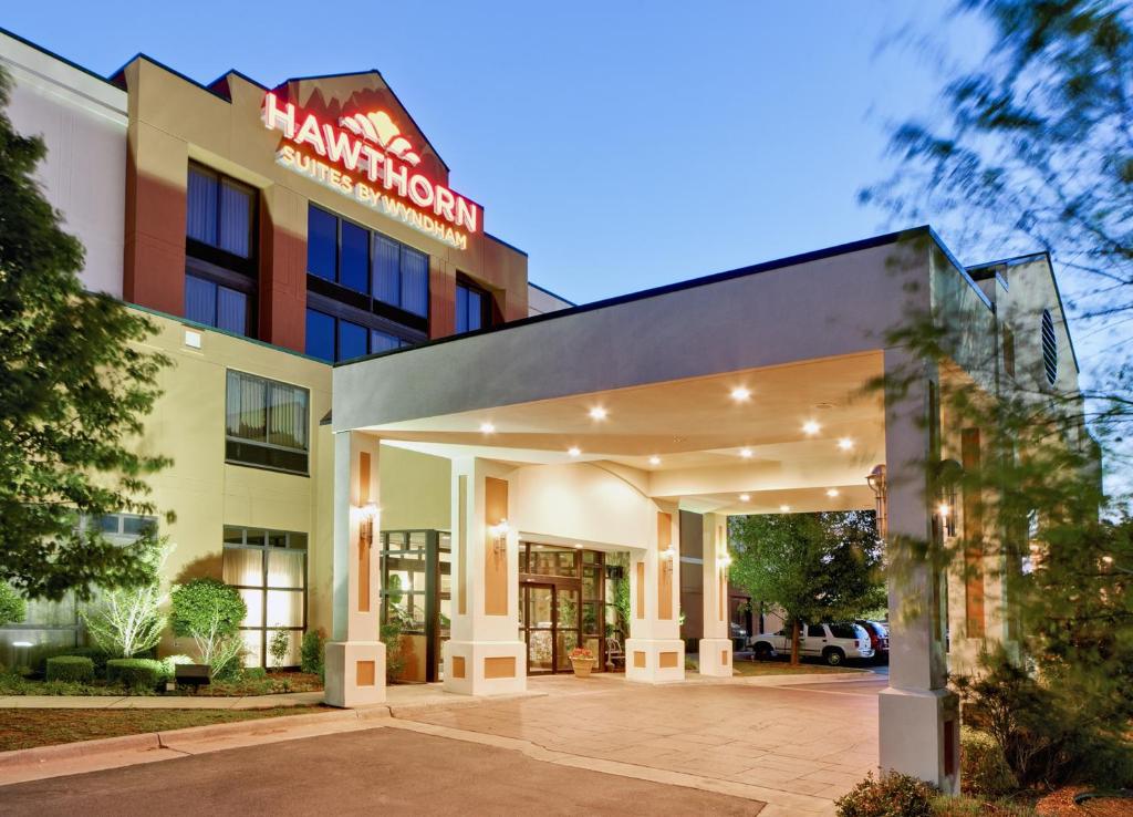 Hawthorn Suites Midwest City photo 1