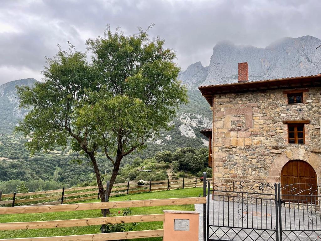 Casa Maribel. Casa rural en Lebeña, Picos de Europa photo 3