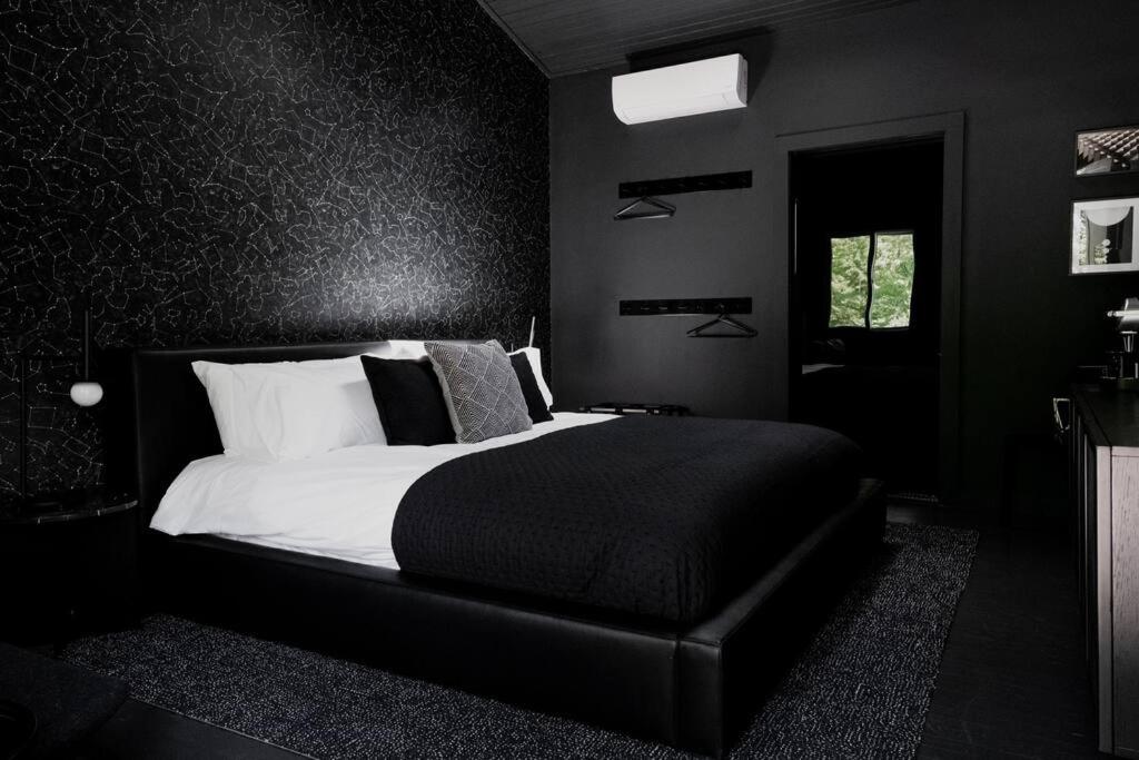 The Norsdale plus CMYK Motel on 10 acres in Phoenicia photo 4