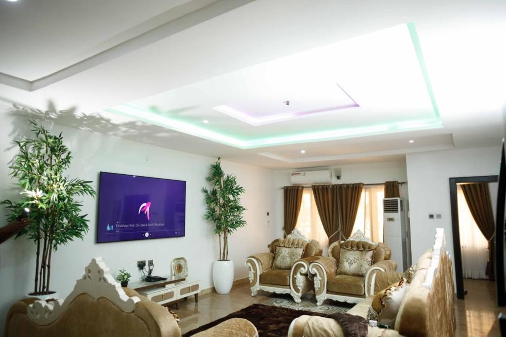 DMK Shared Apartments