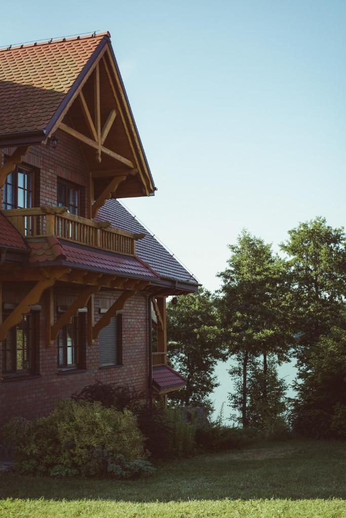 Dom z linią brzegową nad jeziorem Ryńskim - Mazury Wejdyki photo 1