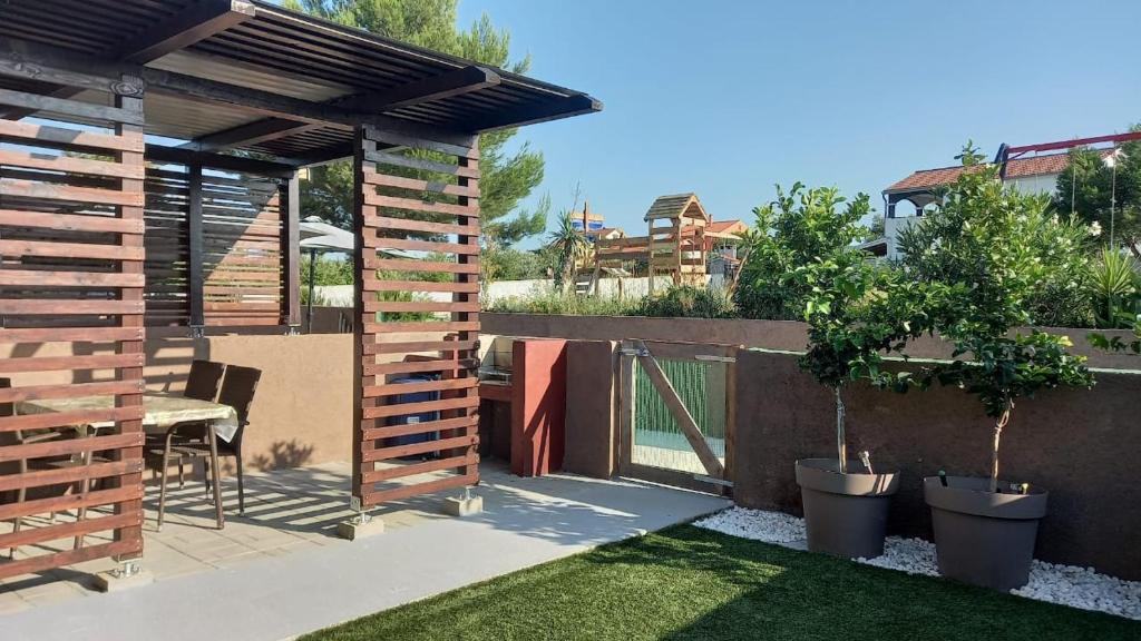 La Dolce Vita Apartments Unit 2 photo 4