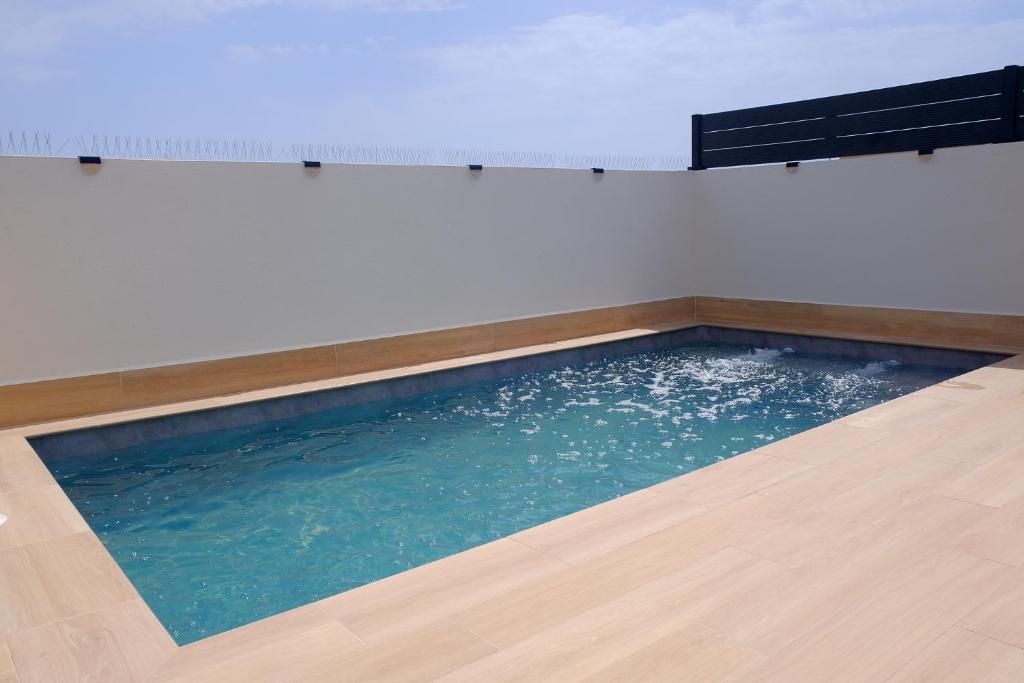 EL ÁTICO DE TERESA con PISCINA PRIVADA CLIMATIZADA a 250m playa photo 2