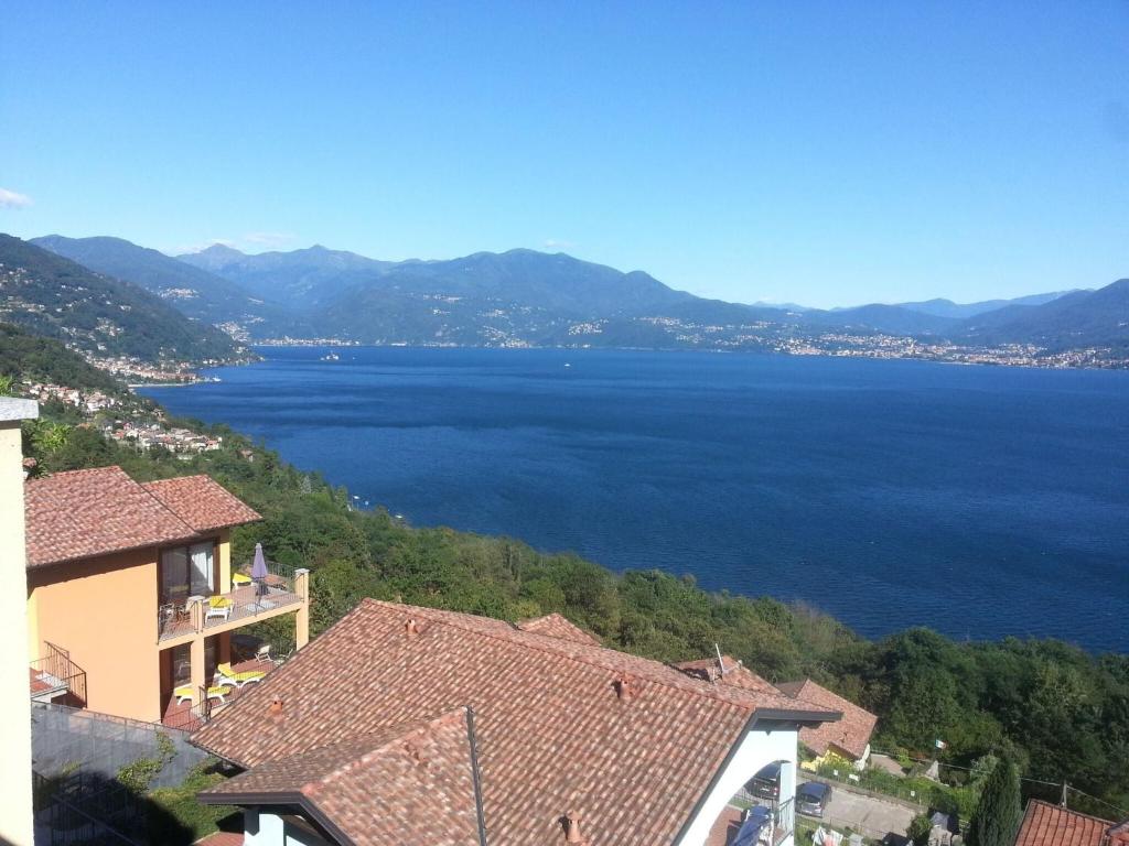 Spacious apartment near Lake Maggiore with pool photo 4