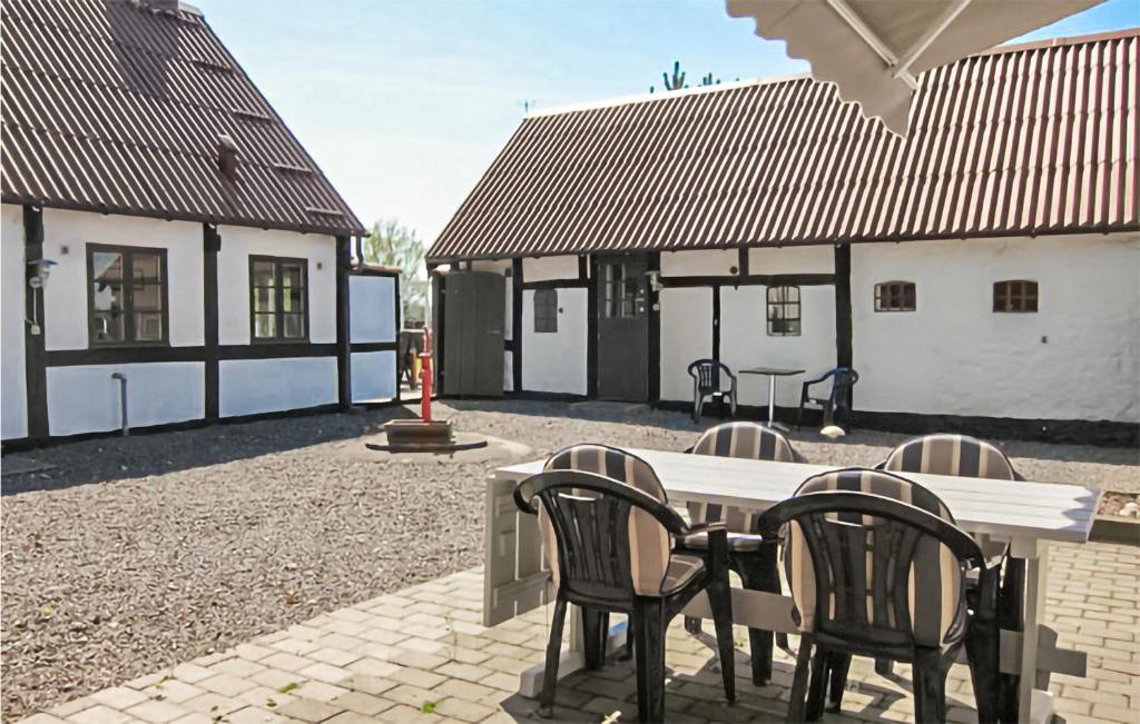 Stunning Home In Aakirkeby With 2 Bedrooms photo 2