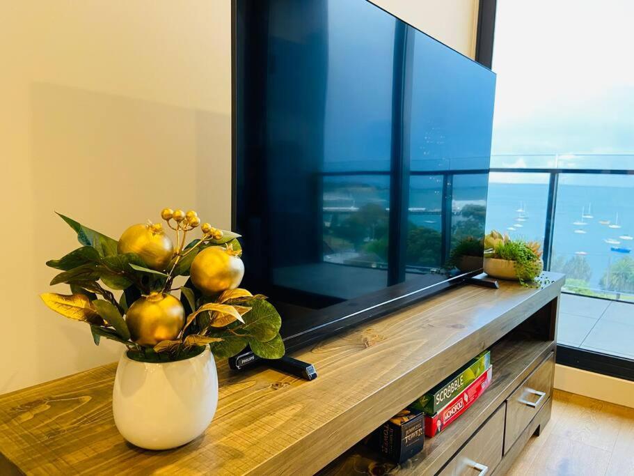 Modern apartment with water view in Geelong photo 4