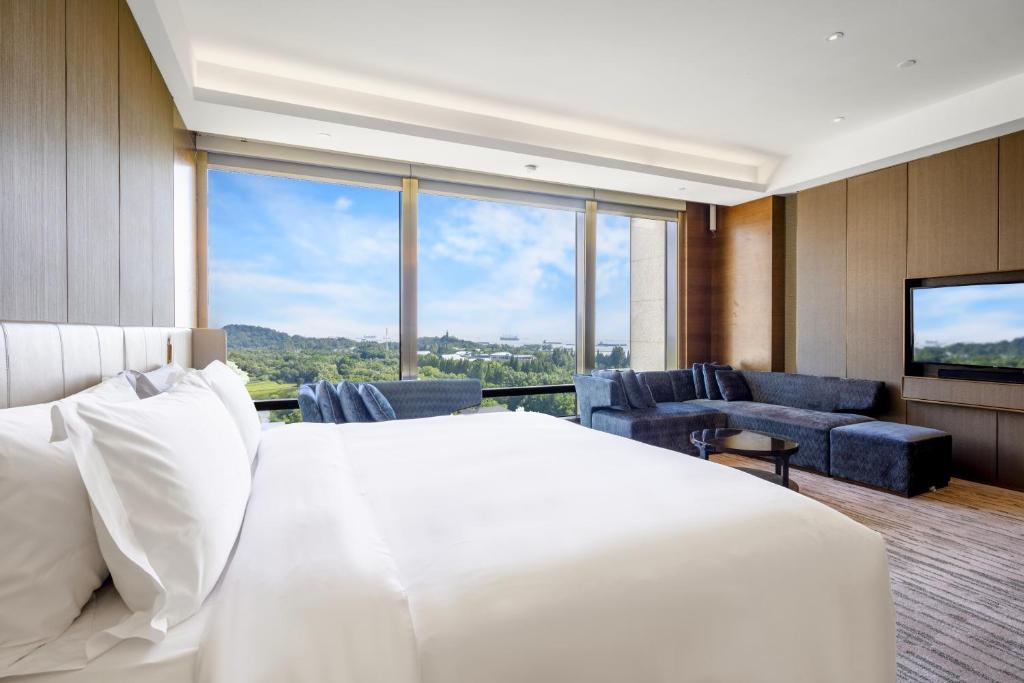 InterContinental Nantong, an IHG Hotel-Best view of yangtze photo 2