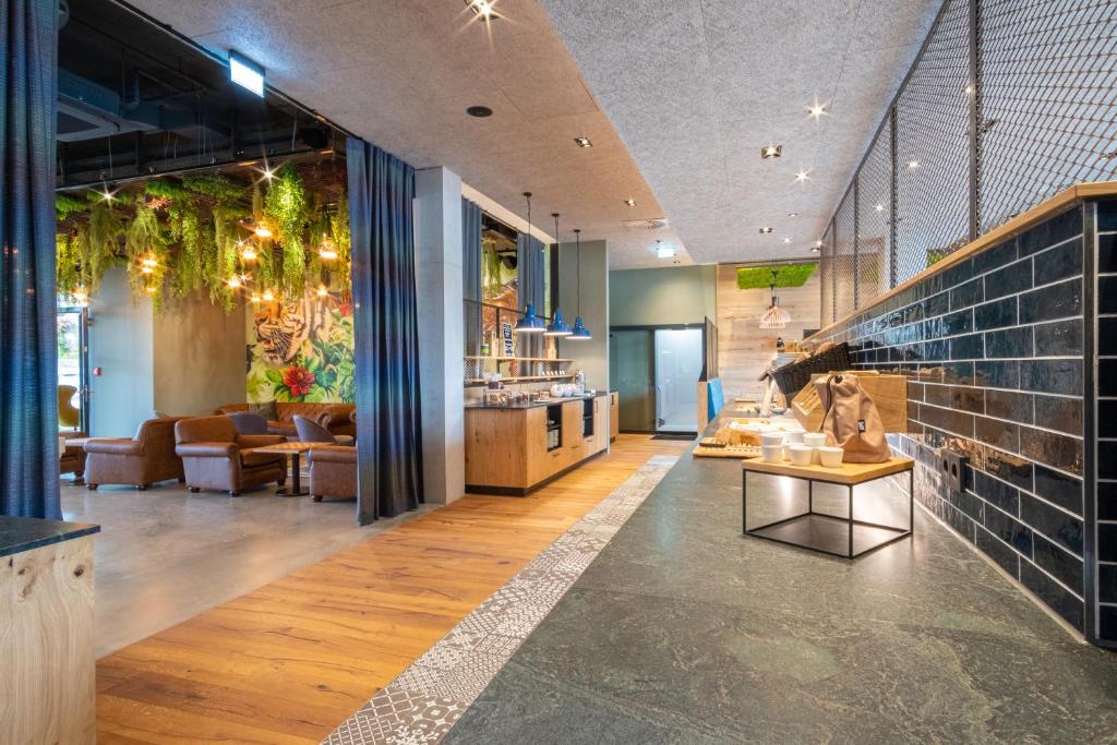 RiKu HOTEL Reutlingen photo 2