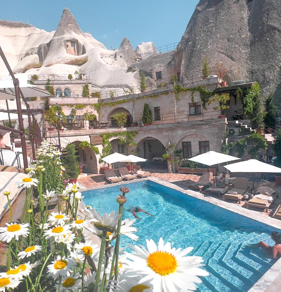 Local Cave House Hotel photo 1