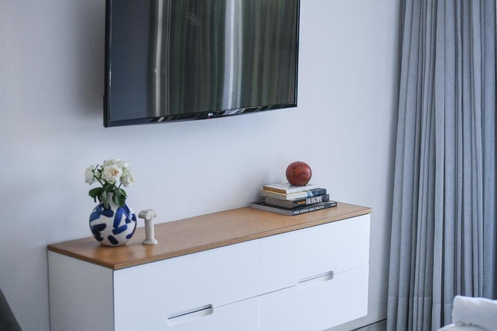 HaTsuk Beach Sea-View Studio by Sea N' Rent photo 3