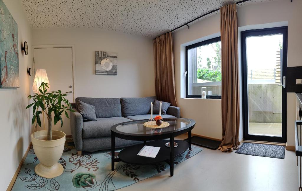 Modern and comfortable apartment in attractive neighborhood photo 1