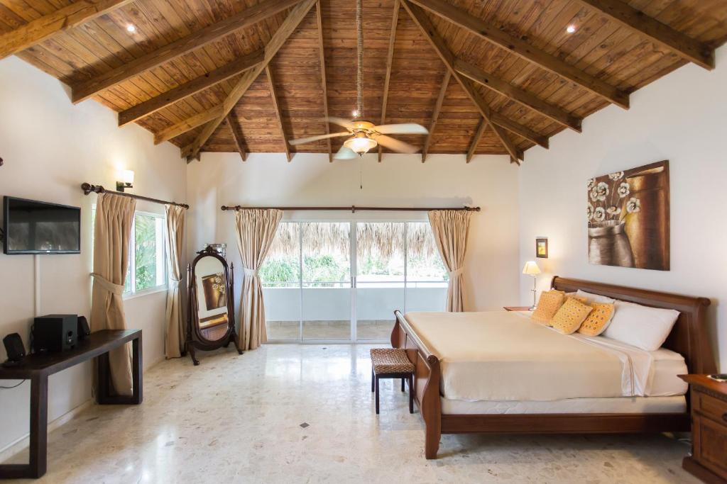 A Golf Lover's Dream Villa with 4 Bedrooms, Pool, Jacuzzi, and Maid photo 4