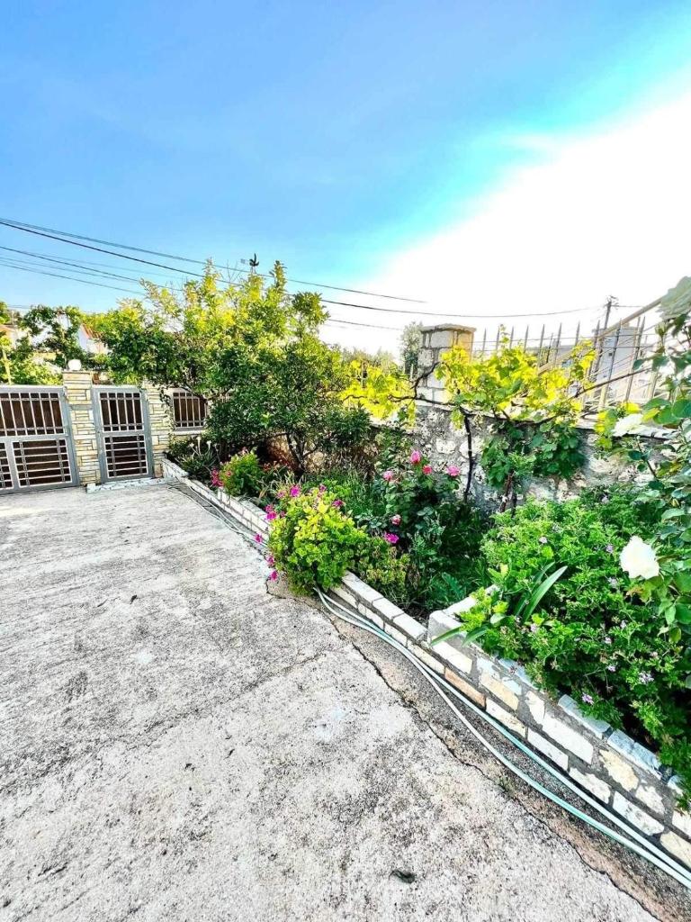 J&B Rooms Dhermi photo 2
