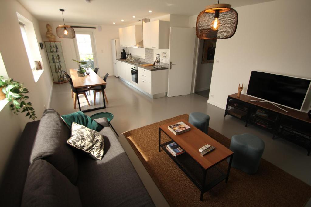 Bienvenue chez DaLo, jacuzzi, art et modernité photo 3