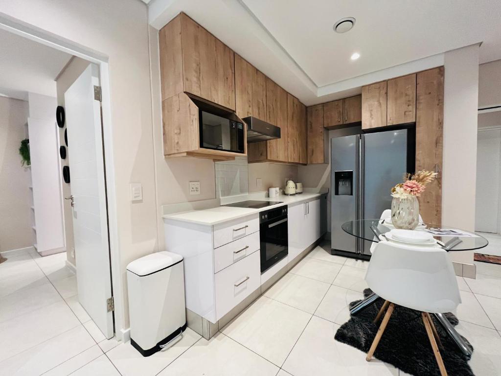 2 Bedroom Apartment in Sandton photo 4
