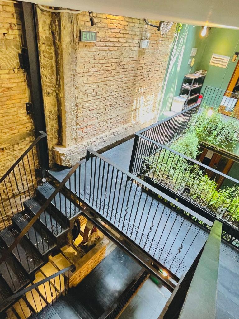 VY DA CENTRAL MARKET HOSTEL - Tap to explore photos