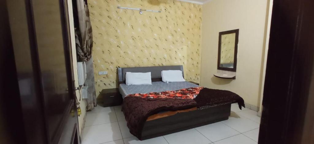 THE ROYAL Guest House photo 1