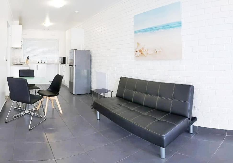 {Promo!} Next to Train Station, FREE WIFI! photo 1