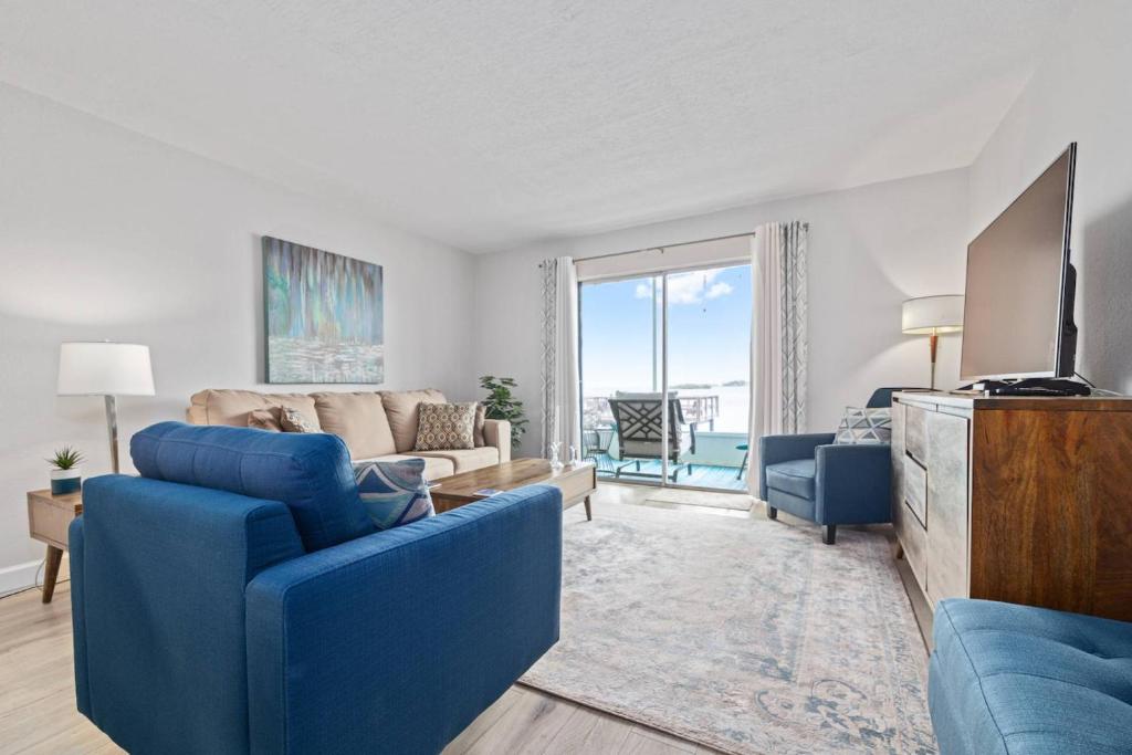 Stunning 1st Floor Views photo 3