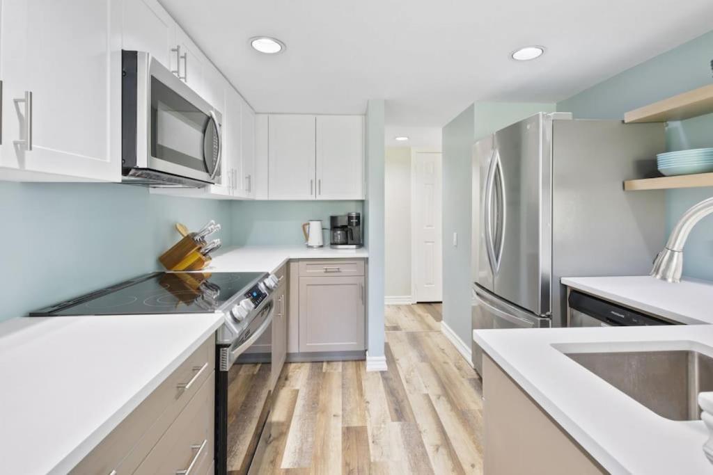 3BR Bright Mountain View Condo at Blue on Monterra photo 1