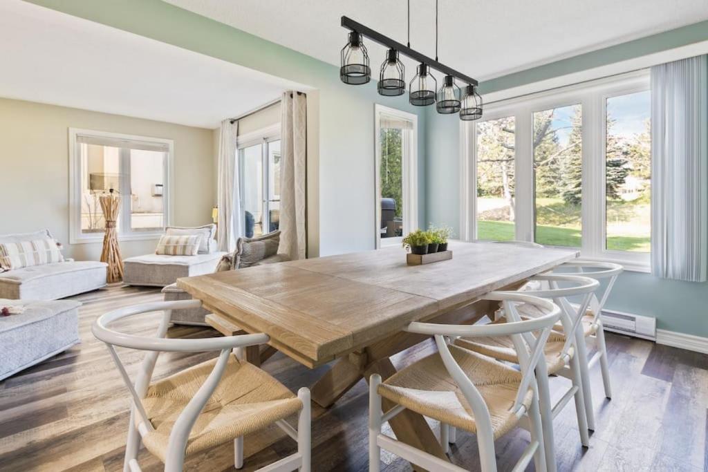 3BR Bright Mountain View Condo at Blue on Monterra photo 2