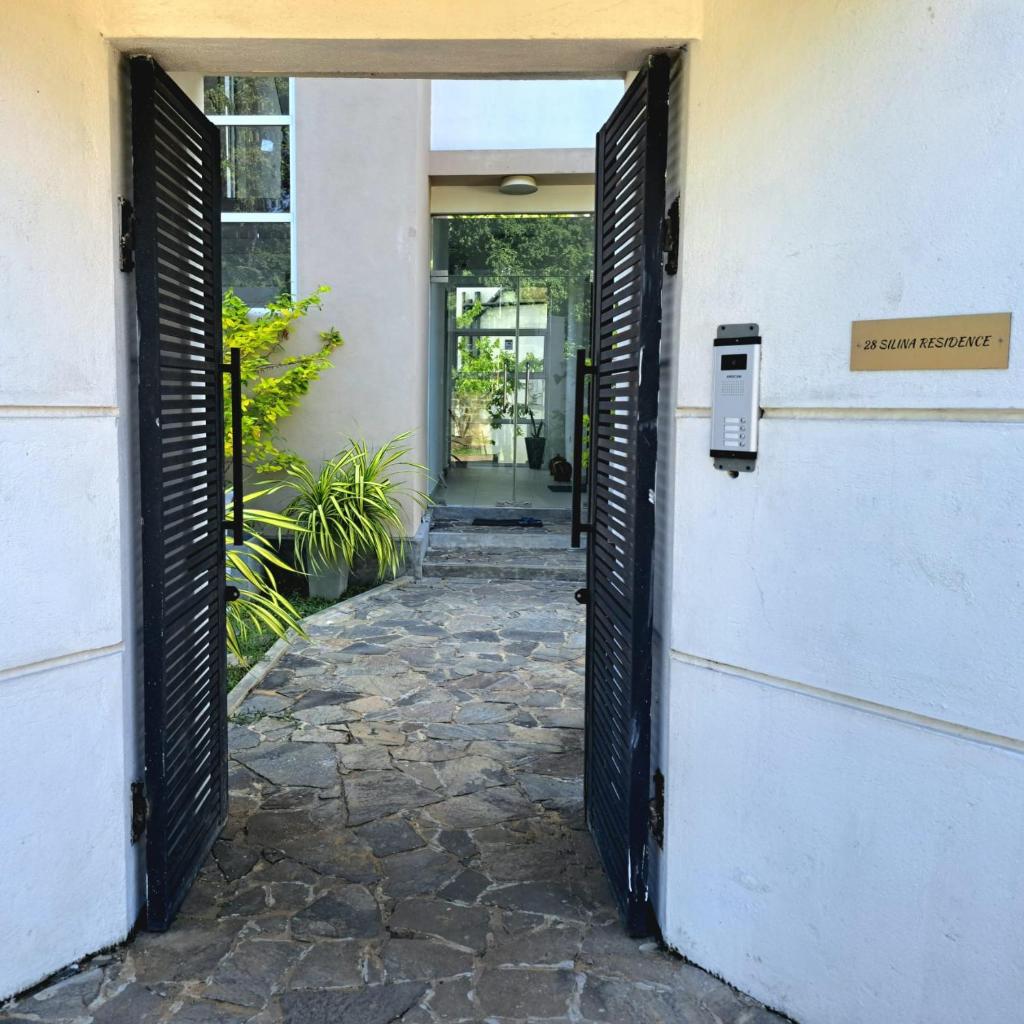 Silina Airport Residence photo 4