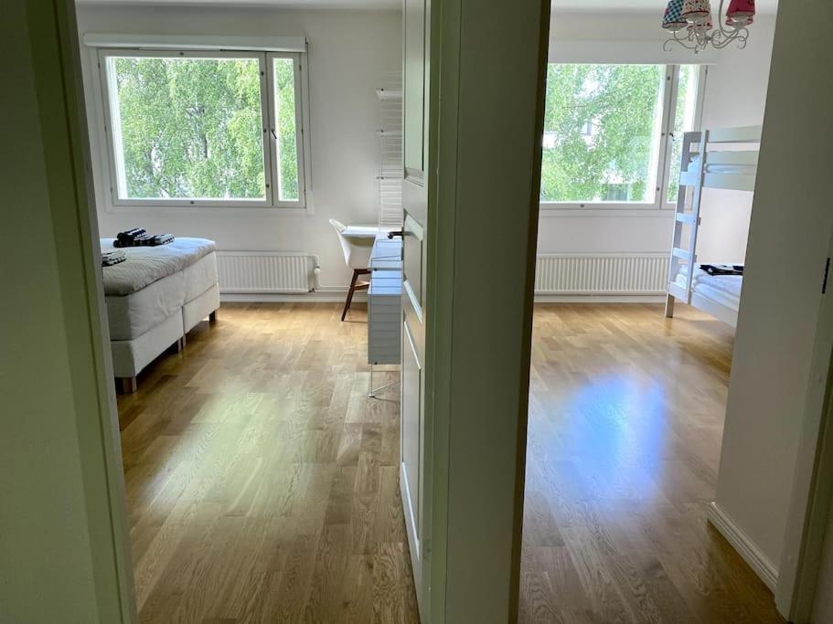 2 br apartment w/ balcony, wifi, parking photo 3