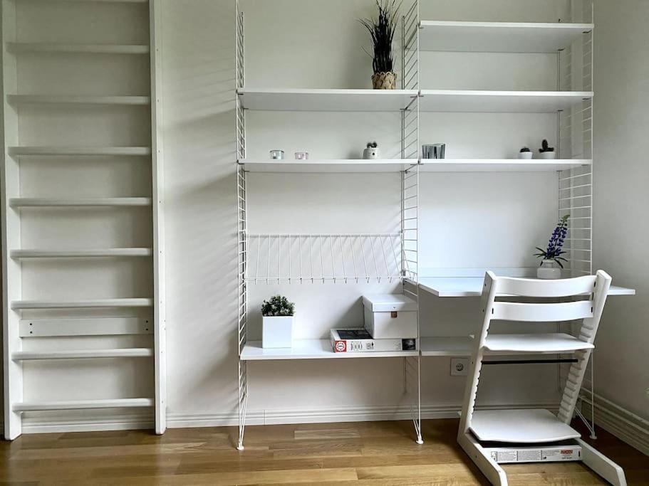 2 br apartment w/ balcony, wifi, parking photo 4