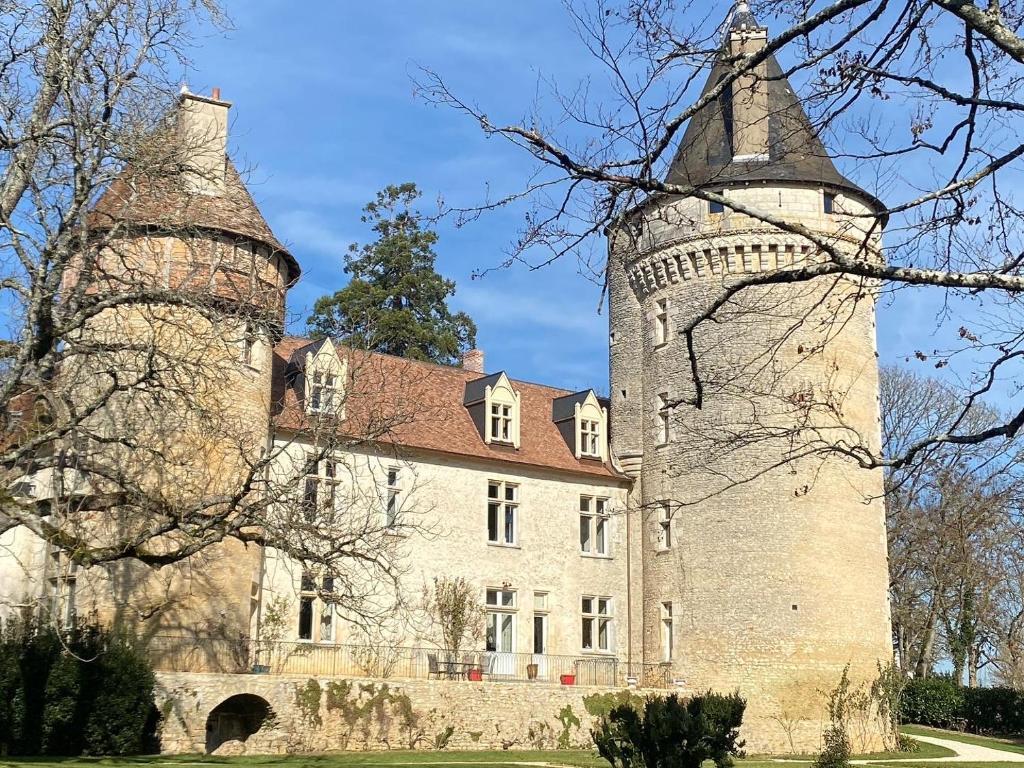 Pavillon d’entrée du château de Bouesse photo 1