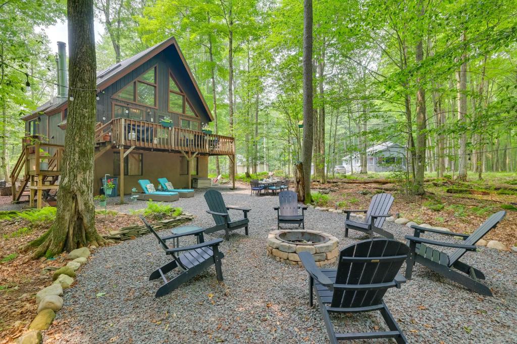 Cozy Pocono Lake Woodside Nest with Fire Pit! photo 1