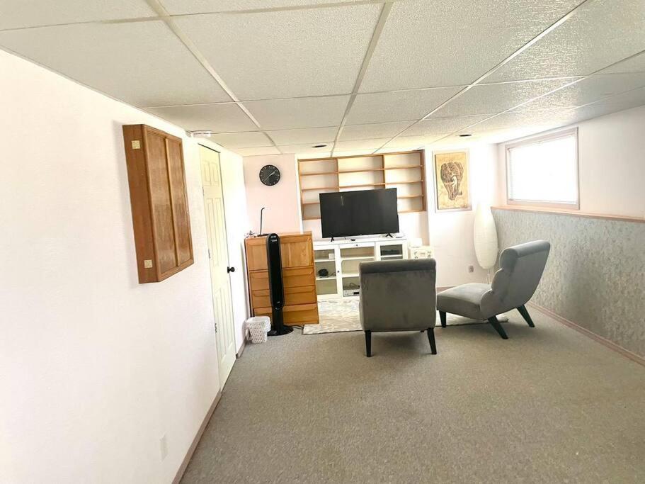 2 BD Suite & Separate Entrance West Kelowna photo 2