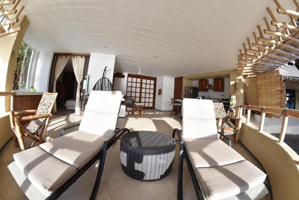 Casa de Ali: Located on the beach! photo 4