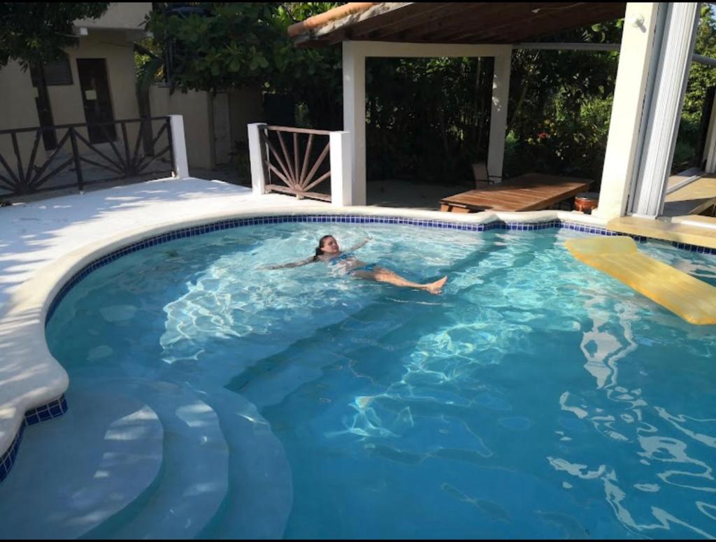 Ocean Wave Villa photo 4