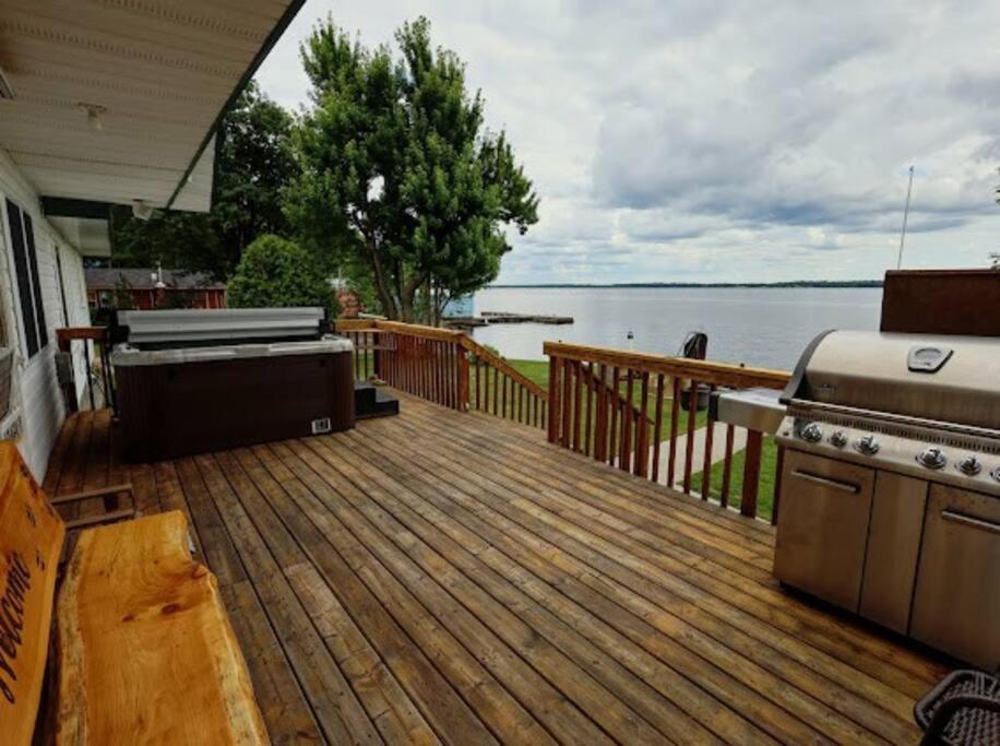 Beautiful Lake house photo 2