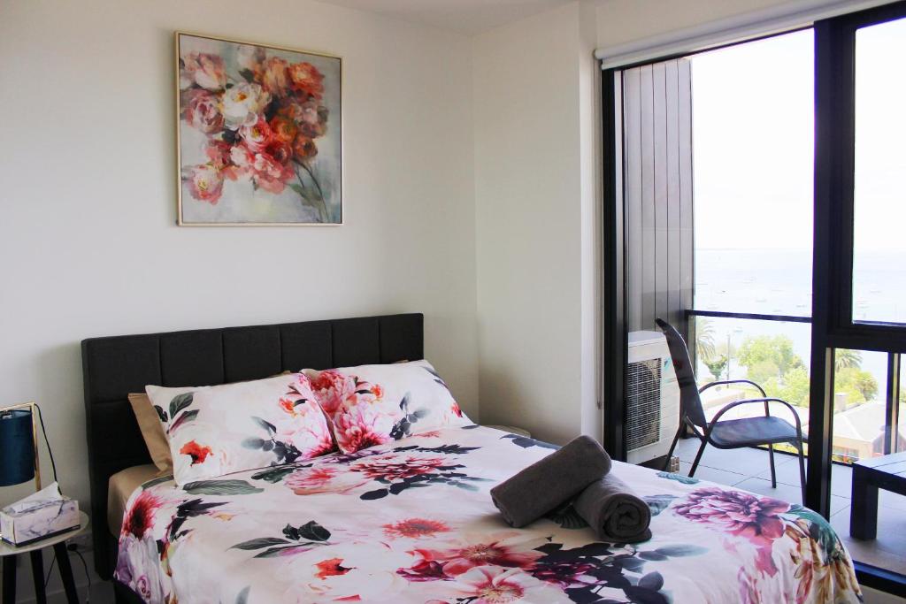 Modern apartment with water view in Geelong photo 3