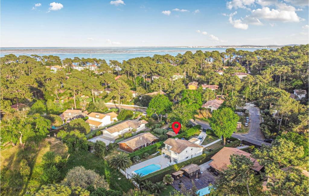 Beautiful Home In Lge-cap-ferret With Wifi, Private Swimming Pool And Outdoor Swimming Pool photo 1