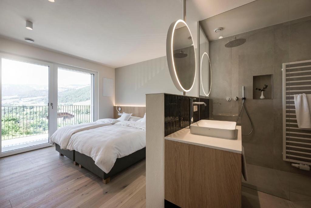 Astor Apartments photo 2
