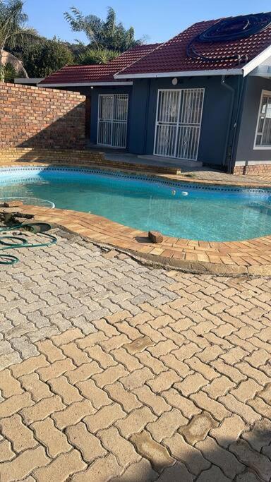 Home in Suideoord, Jhb south photo 1