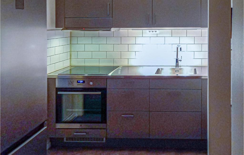 Stunning Home In Lnashult With 2 Bedrooms And Wifi photo 4