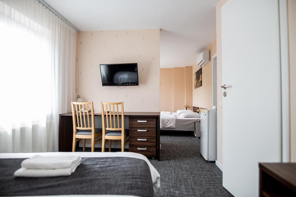 Hotel Tomas photo 1