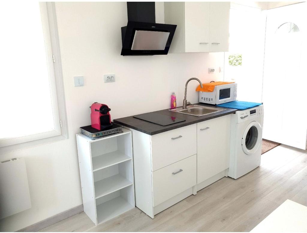 Beau logement avec terrasse, jacuzzi et terrain de pétanque privatif à 5 minutes de la plage photo 2