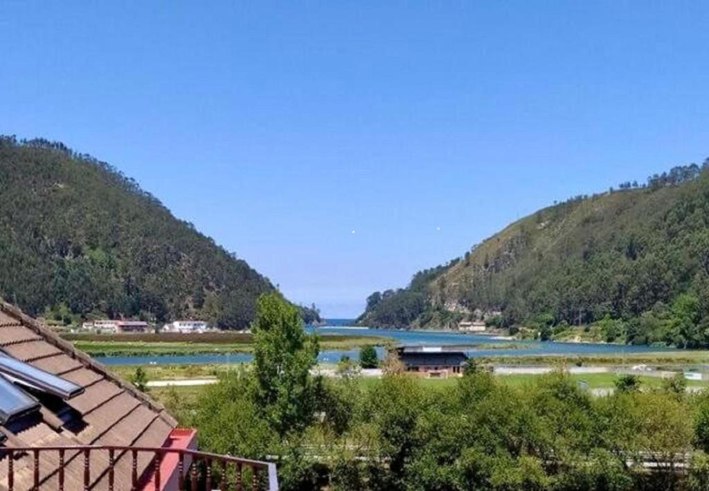 Ático con vistas a la ría y a la montaña en Unquera photo 3