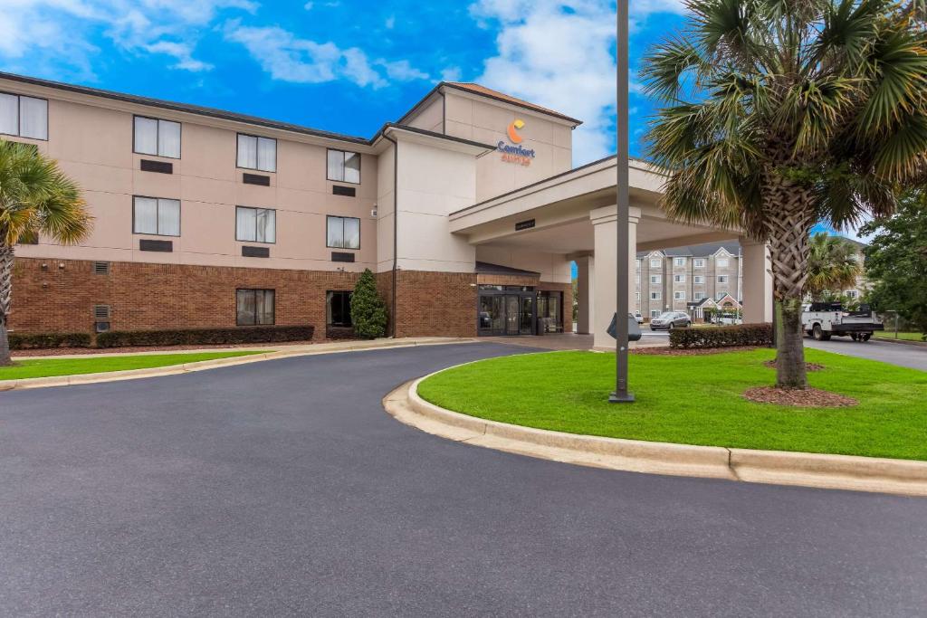 Comfort Suites North Mobile image