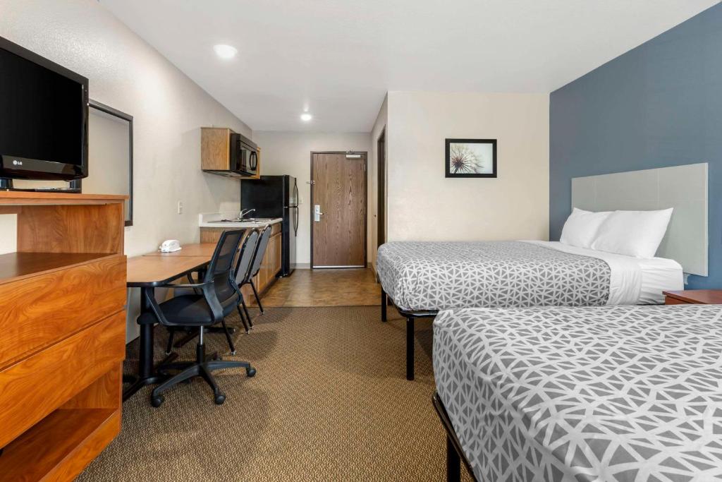 WoodSpring Suites Raleigh Garner image