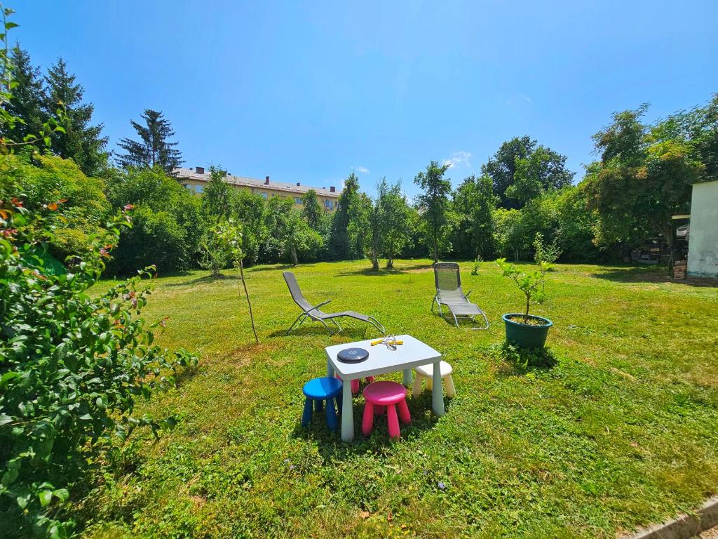 House in center of Gospic with big garden photo 1