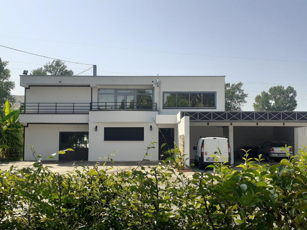 Airport Apartment's 1 photo 3