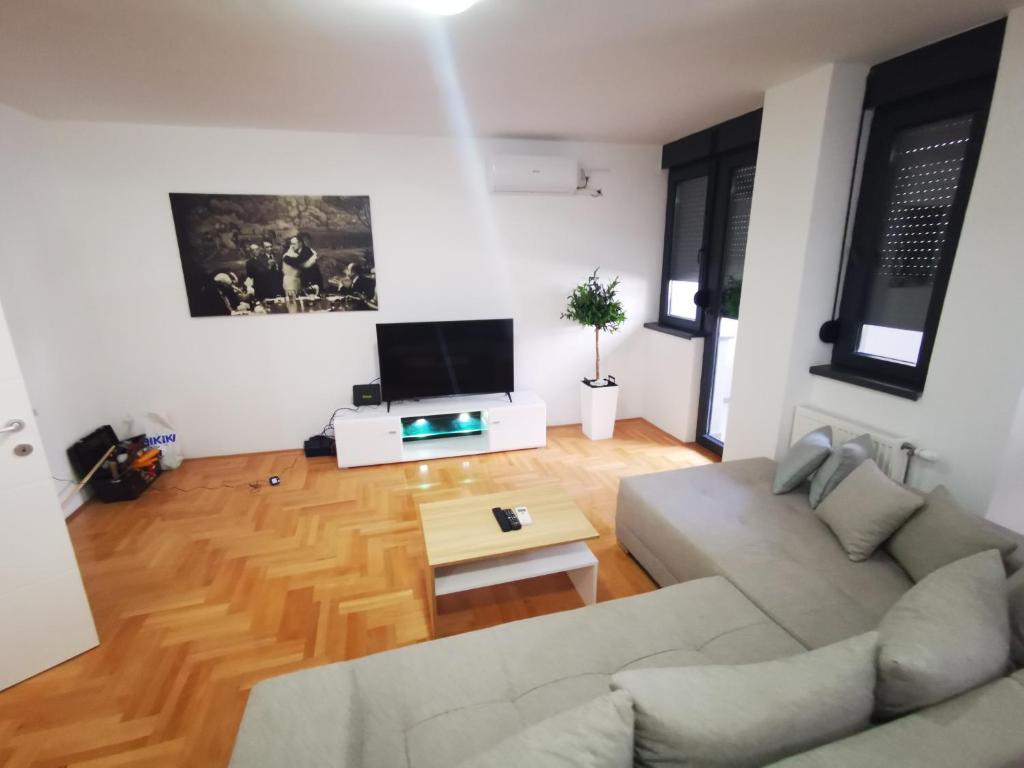 Riviera Apartments photo 4